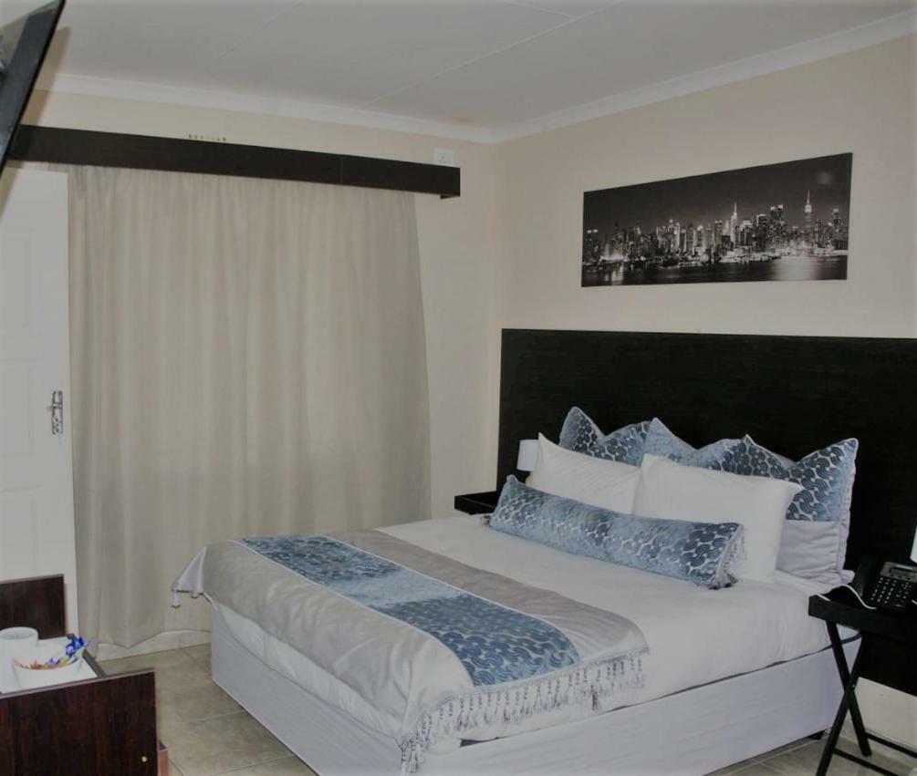 Savannah Guest House โพเลอกวาเน ภายนอก รูปภาพ